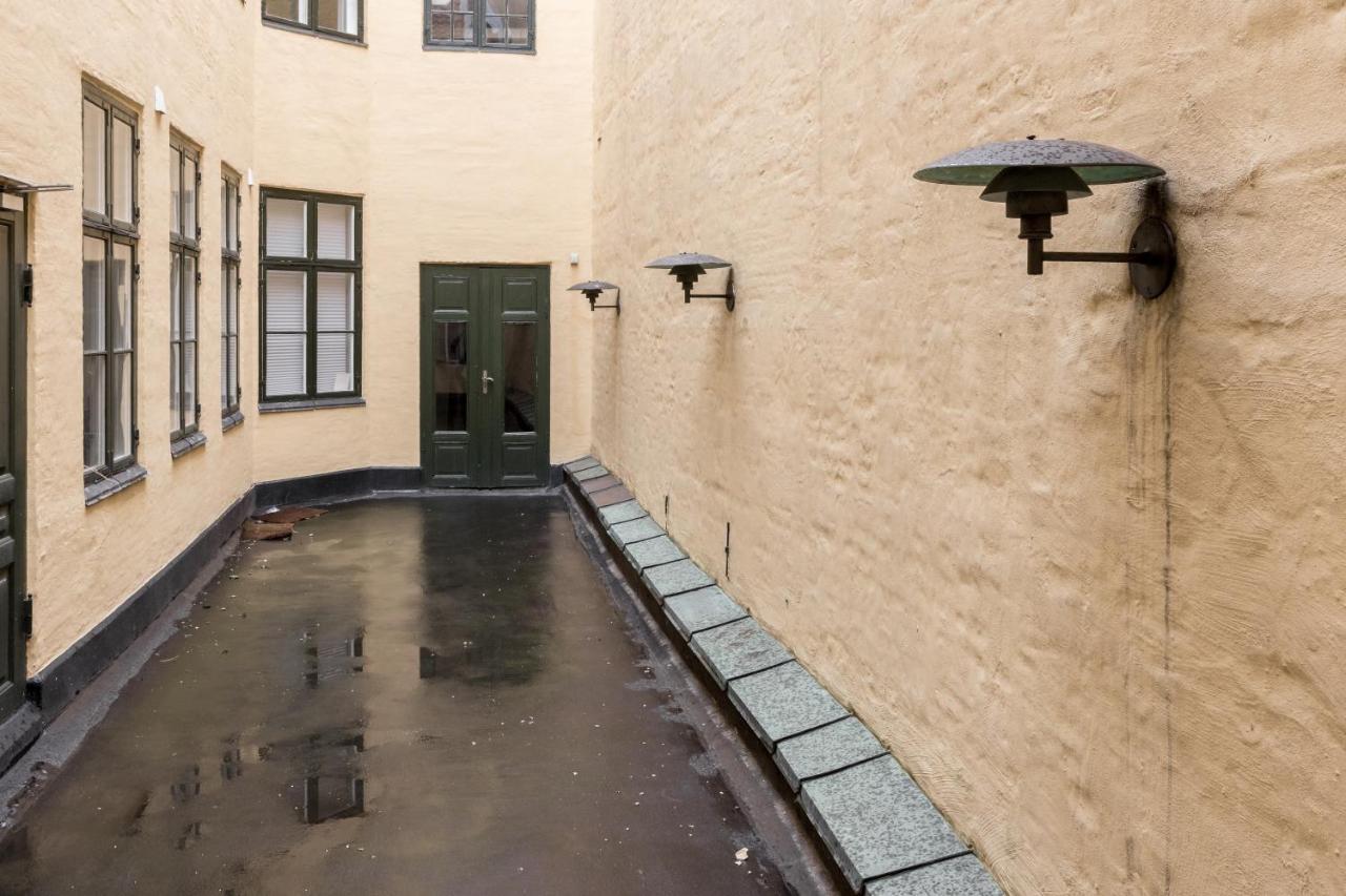 Apartment Stylish With Balcony In The Heart Of