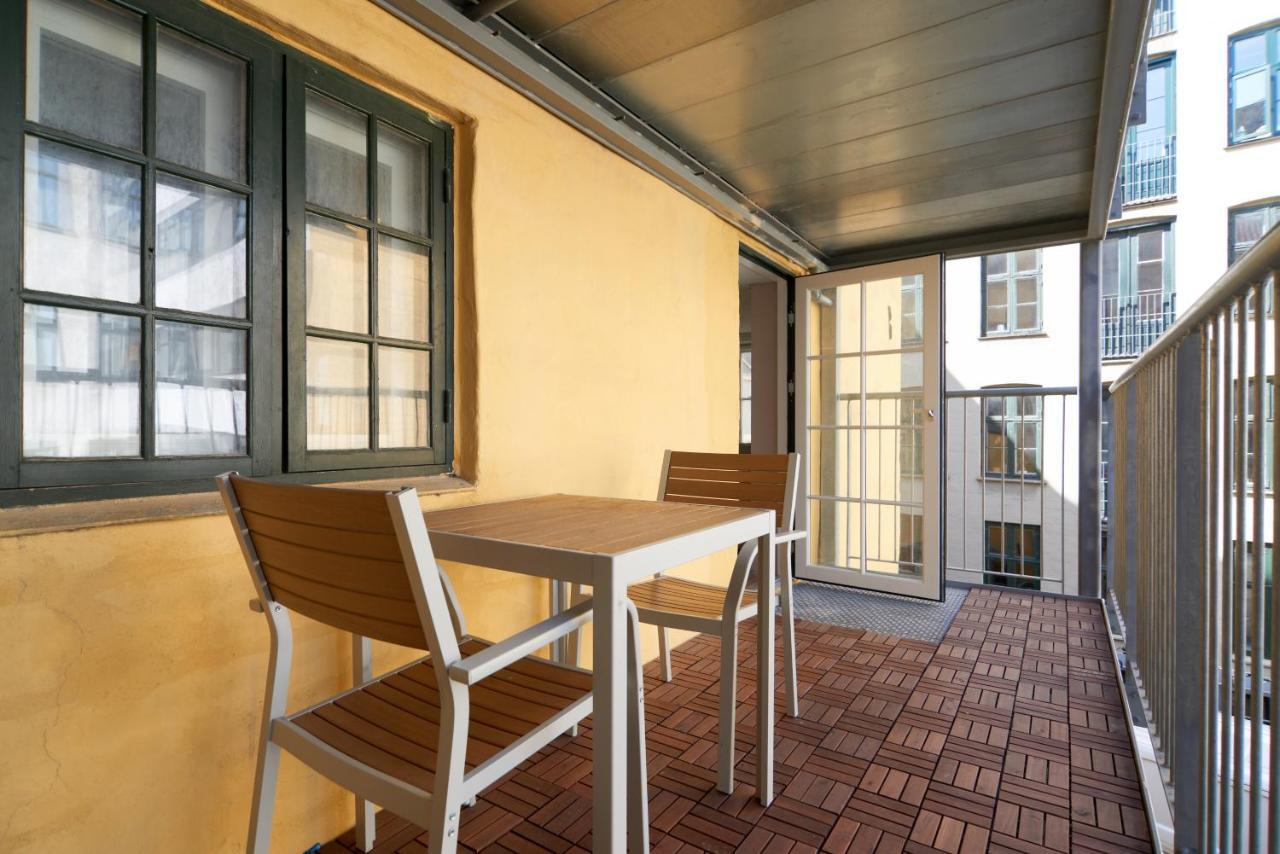 Apartment Stylish With Balcony In The Heart Of